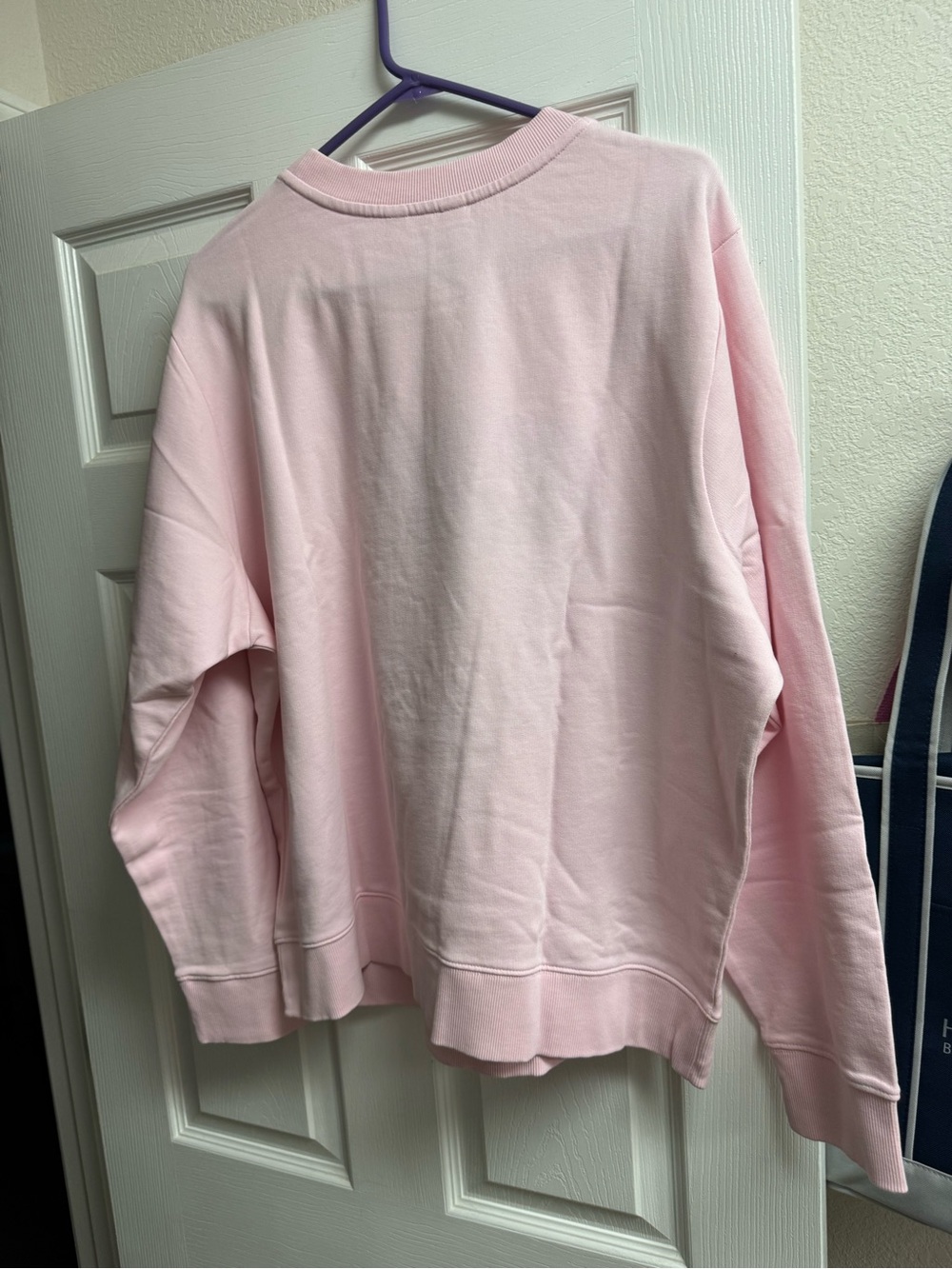Lilly Pulitzer Women's Pink Crewneck Sweatshirt with Floral Lion Graphic XL - Picture 2 of 3
